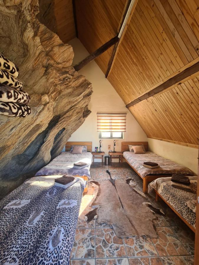 Rooiklip Camp Flintstone Appartamento Esterno foto